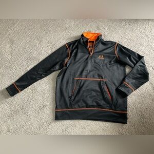 Man’s REALTREE black fleece sweatshirt-mint condition